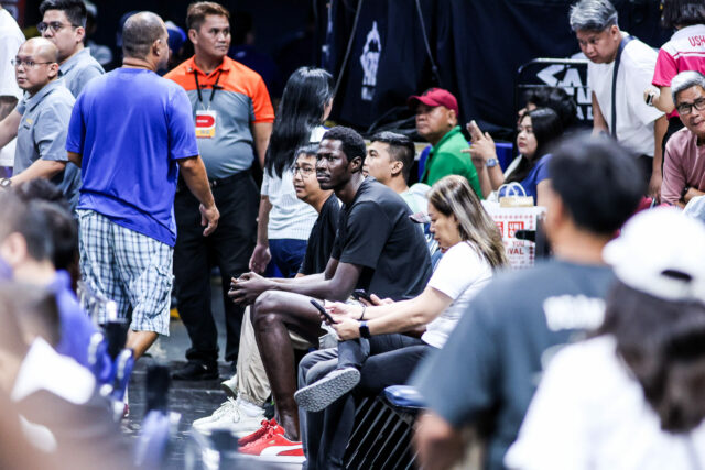 TNT ide po všetkých Filipínach v semi Game 3 proti Malick Diouf TNT vs Meralco Game 3 PBA semifinále