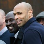 Thierry Henry, bývalý hráč, sa pozerá počas oficiálneho otvorenia nových tréningových zariadení New York Red Bulls 22. apríla 2026 v Morristowne, New Jersey. RWJBarnabas Health Red Bulls Performance Center bude hostiť hlavný tréningový kemp brazílskeho tímu počas nadchádzajúcich majstrovstiev sveta vo futbale