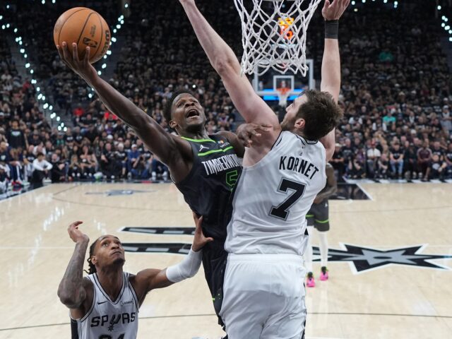 Timberwolves vyhrali, play-off nerozhodne po vypadnutí Wembanyama Spurs | Basketbal
