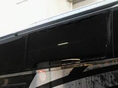 Tímový autobus Hull City má rozbité okno pred finále play-off Championship vs Middlesbrough Autobus tímu Hull City bol poškodený niekoľko hodín pred finále play off proti Middlesbrough.