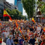 Tisíce ľudí pochodovali v Madride požadujúc odstúpenie španielskeho premiéra pre obvinenia z korupcie | Správy o protestoch