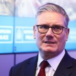Tlak na bojujúceho britského premiéra Keira Starmera stúpa, keď súperi krúžia | Politické správy