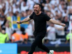 Tottenham po úteku zo zostupu z Premier League získal 270 miliónov libier Roberto De Zerbi oslavuje na plný úväzok po tom, čo Tottenham Hotspur zabezpečil bezpečnosť pred zostupom