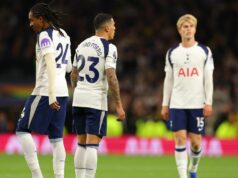 Tottenham predpovedal zmenu tímu proti Evertonu a rozhodnutie Djeda Spencea Šéf Tottenhamu Hotspur Roberto De Zerbi sa mohol rozhodnúť, že v nedeľňajšom poslednom zápase Premier League nastúpi proti Evertonu Djed Spence aj Pedro Porro.