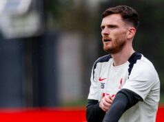 Tottenham sa blíži k druhému letnému prestupu po uzavretí zmluvy s Andym Robertsonom Marcos Senesi máva po zápase fanúšikom Bournemouthu