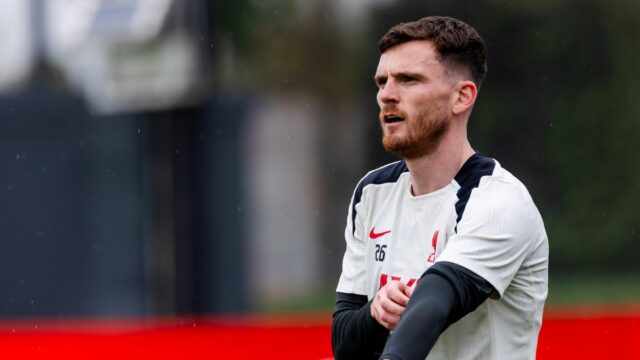 Tottenham sa blíži k druhému letnému prestupu po uzavretí zmluvy Marcos Senesi máva po zápase fanúšikom Bournemouthu