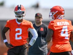 Tréner Browns Monken nie je pripravený pomenovať začiatok QB uprostred bitky Watson-Sanders Tréner Browns Monken nie je pripravený pomenovať začiatok QB uprostred bitky Watson-Sanders