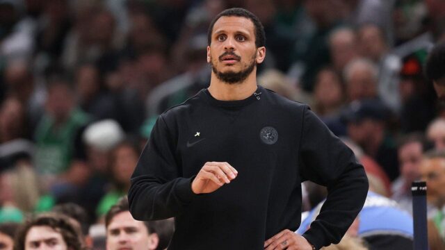 Tréner Celtics Joe Mazzulla získal ocenenie pre trénera roka v NBA, ktoré nazval „hlúpy“
