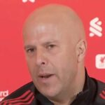 Arne Slot trvá na tom, že je presvedčený, že zostane šéfom Liverpoolu