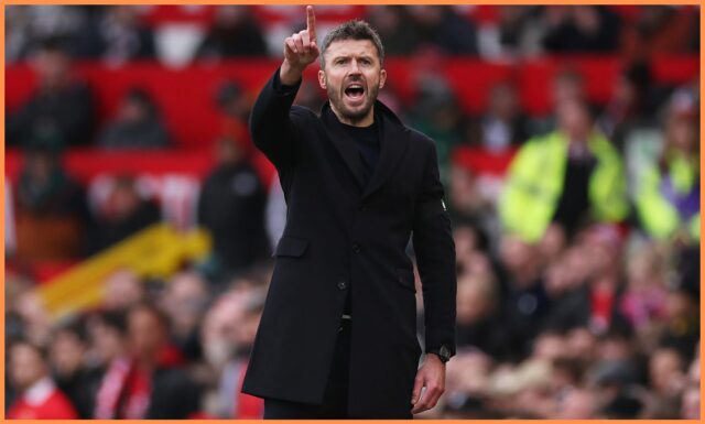 Tréner Man United Carrick má plán pre svoj stred poľa na budúcu sezónu

