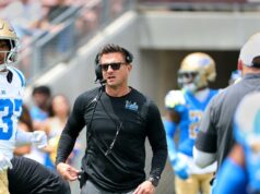 Tréner UCLA Bob Chesney vracia Bruins sviatočnú jarnú hernú energiu Tréner UCLA Bob Chesney vracia Bruins sviatočnú jarnú hernú energiu