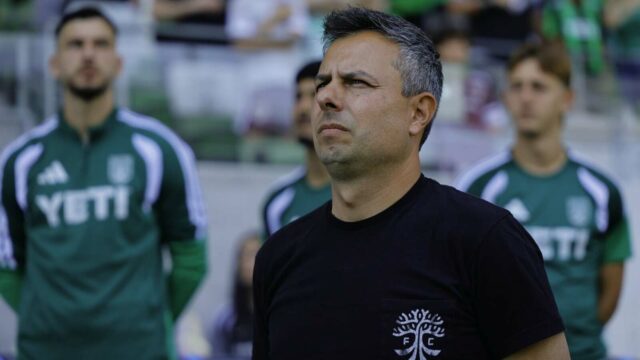 Tréner hasičov Austin FC Nico Estevez, športový riaditeľ Rodolfo Borrell
