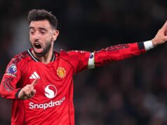 „Trénoval som Bruna Fernandesa v Man Utd – je to nočná mora na tréningu a po zápase sme sa stretli.“ Bruno Fernandes gestikuluje