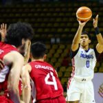 Tretia Ravena Gilasa Pilipinasa počas zápasu proti Indonézii v semifinále mužského basketbalu SEA Games 2025