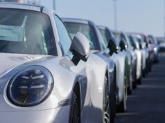 Prečo je európsky automobilový priemysel v centre novej obchodnej vojny USA | Správy o obchodnej vojne Trump oznámil 25-percentné clá na osobné a nákladné autá v Európskej únii | Správy Donalda Trumpa