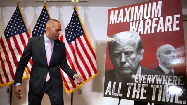 Trump vyzýva na obvinenia z „podnecovania“ najvyššieho demokrata Hakeema Jeffriesa | Správy Donalda Trumpa

