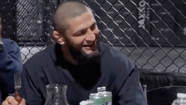 UFC 328 Embedded, Episode 1: Narodeninové večere, vzrušujúce jazdy a posledný tlak
