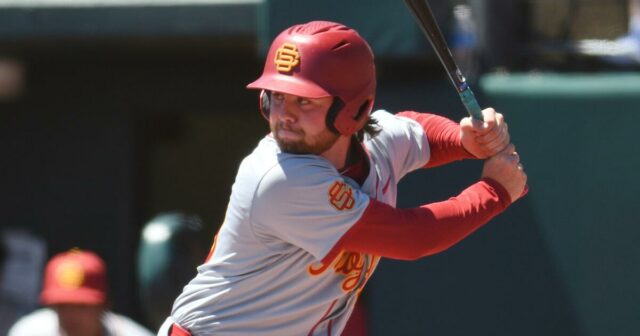 USC baseball zostáva nažive v NCAA regionálnej s rout Lamar
