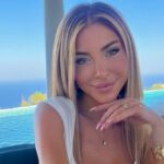 Manuele Nicolosiovej bolo povedané, aby zmiernila svoj pohľad, ktorý priťahuje pozornosť