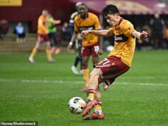 Ukážka: Hearts veľmi dobre vedia, že výlet do Fir Park je plný nebezpečenstva Hearts musia nájsť spôsob, ako zastaviť Motherwellovho Eliáša. Len v poslednej tretine nájdu priestor
