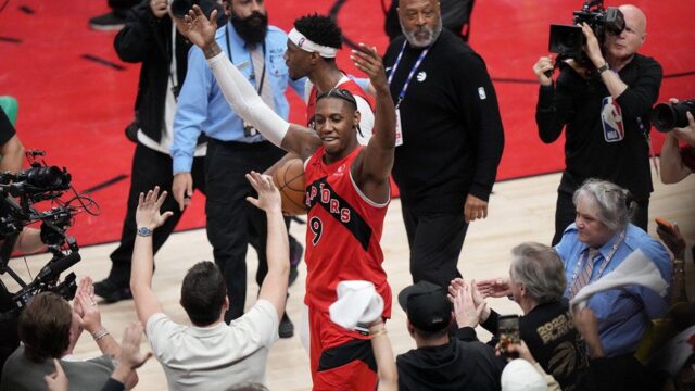 Úsporný záber RJ Barretta od Raptors nútil zápas 7 vs Cavaliers
