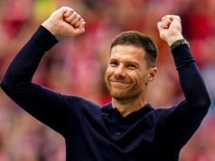 Útok snov Chelsea, keď Xabi Alonso podpísal útočníka za 100 miliónov libier a nahradil Garnacha Tréner Bayer 04 Leverkusen Xabi Alonso oslavuje zisk titulu Bundeliga po zápase Bundesligy medzi Bayerom 04 Leverkusen a FC Augsburg v BayArena 18. mája 2024.