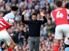 V tejto sezóne som porazil Arsenal a Man City – jeden tím je oveľa lepší ako druhý Mikel Arteta gestikuluje ako súboj Arsenalu a Manchestru City