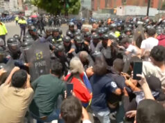 Venezuelskí demonštranti sa stretli s políciou na zhromaždení pre politických väzňov | Newsfeed Venezuelskí demonštranti sa stretli s políciou na zhromaždení pre politických väzňov | Newsfeed