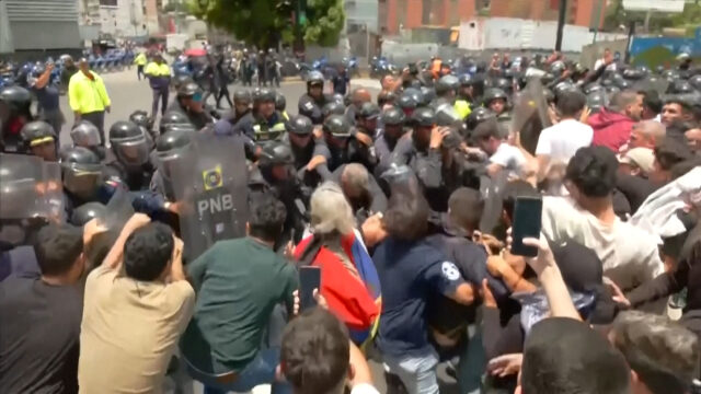 Venezuelskí demonštranti sa stretli s políciou na zhromaždení pre politických väzňov | Newsfeed
