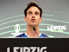 „Vidieť slzy vo vnútri ťa ničí“ "Vidieť slzy vo vnútri ťa ničí"
