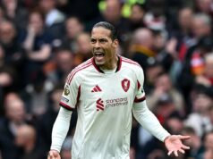 Virgil van Dijk sa vracia na „čiastočný úväzok“, tvrdí Liverpool po tom, čo fanúšikovia kritizovali hviezdy za to, že trávia príliš veľa času na HOLIDAY Virgil van Dijk zaútočil na kritikov, ktorí naznačujú, že Liverpool dostatočne netrénuje
