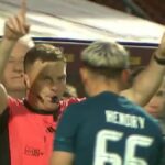 Sam Nicholson z tímu Motherwell bol posúdený ako zodpovedný za vedenie lopty