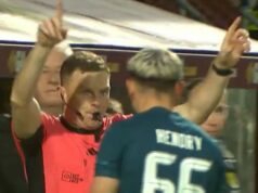 Vypukla hádka medzi Motherwell a Celtic, keď sa sedem odborníkov dohodlo na „trápnom“ rozhodnutí VAR Sam Nicholson z tímu Motherwell bol posúdený ako zodpovedný za vedenie lopty