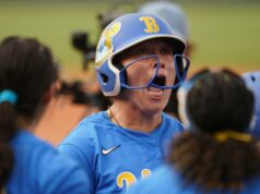 WCWS: Megan Grant sa stala historickou líderkou homerunu UCLA vo víťazstve WCWS: Megan Grant sa stala historickou líderkou homerunu UCLA vo víťazstve