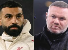 Wayne Rooney kritizuje „sebeckého“ Mo Salaha a hovorí Arnemu Slotovi, aby mu poprial rozlúčku s Liverpoolom NEWCASTLE UPON TYNE, ANGLICKO – 24. FEBRUÁRA: Amazon Prime Video odborník na Ligu majstrov UEFA Wayne Rooney počas zápasu play-off druhej časti Ligy majstrov UEFA Ligy majstrov 2025/26 medzi Newcastle United FC a Qarabag FK v St James' Park 24. februára, Newcastle upon England 206. (Foto: Carl Recine/Getty Images)