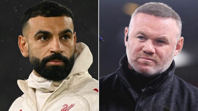 NEWCASTLE UPON TYNE, ANGLICKO – 24. FEBRUÁRA: Amazon Prime Video odborník na Ligu majstrov UEFA Wayne Rooney počas zápasu play-off druhej časti Ligy majstrov UEFA Ligy majstrov 2025/26 medzi Newcastle United FC a Qarabag FK v St James' Park 24. februára, Newcastle upon England 206. (Foto: Carl Recine/Getty Images)