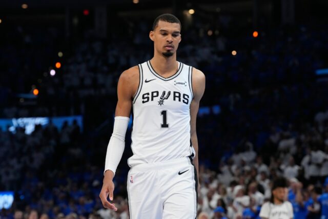 Wembanyama je sklamaný, keď Spurs padajú do Thunderu Dnešné výsledky play-off NBA San Antonio Spurs vs. Oklahoma City hrom Victory Wembanyama