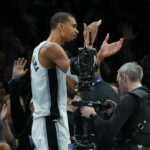 Victor Wembanyama bol vylúčený v zápase 4 NBA Playoffs Spurs vs Timberwolves