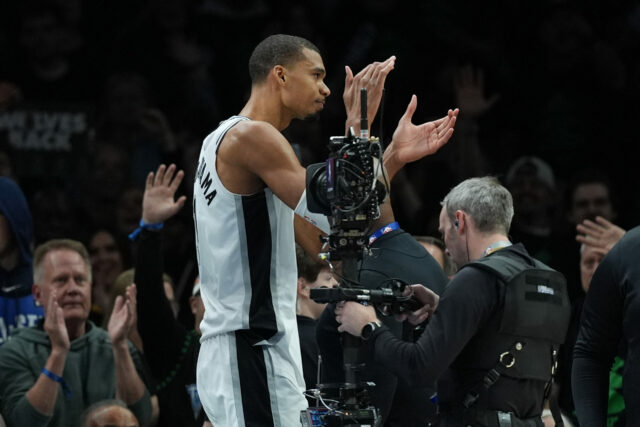 Victor Wembanyama bol vylúčený v zápase 4 NBA Playoffs Spurs vs Timberwolves