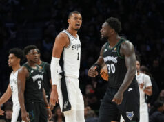 Wembanyama zdvihol Spurs do vedenia 2:1 proti Timberwolves Zápas Victor Wembanyama Spurs vs Timberwolves 3 Playoffs NBA Dnešné výsledky NBA