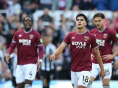 West Ham je na pokraji zostupu po smutnej show v Newcastle, ktorá je veľkou posilou pre Tottenham Hráči West Hamu sa pozerajú po inkasovanom góle