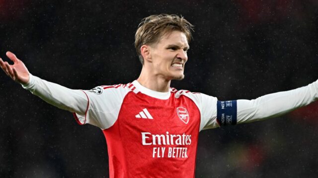 Skupinová fotografia tímu Arsenal počas semifinálového zápasu druhej ligy UEFA Ligy majstrov 2025/26 medzi Arsenal FC a Atletico de Madrid na štadióne Arsenal 5. mája 2026 v Londýne v Anglicku.