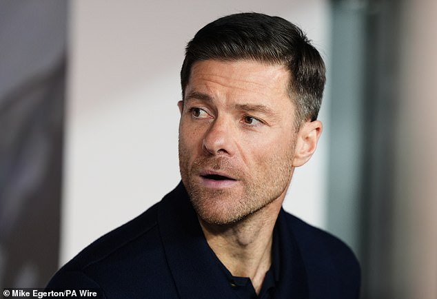Xabi Alonso je potvrdený ako nový manažér Chelsea necelých 24 Chelsea oficiálne potvrdila Xabiho Alonsa ako svojho nového manažéra od 1. júla