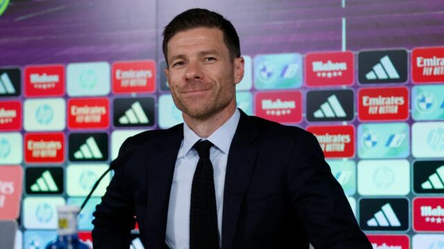 Xabi Alonso môže pomôcť Chelsea splniť sen Enza Fernandeza do Novovymenovaný tréner Realu Madrid Xabi Alonso má tlačovú konferenciu počas svojej oficiálnej prezentácie v Real Madrid Sports City vo Valdebebas, neďaleko Madridu, 26. mája 2025. Real Madrid oznámil vo vyhlásení z 25. mája 2025, že