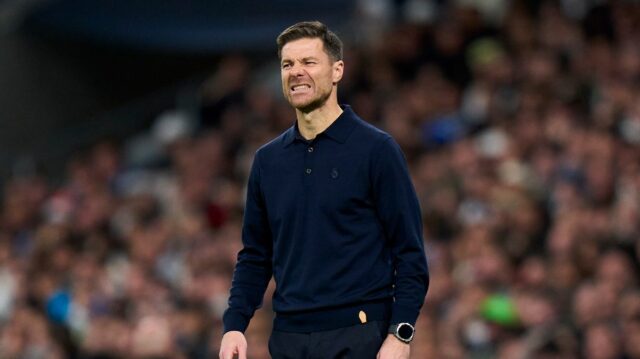 Xabi Alonso, hlavný tréner Realu Madrid CF reaguje počas zápasu LaLiga EA Sports medzi Real Madrid CF a RC Celta de Vigo na Estadio Santiago Bernabeu 7. decembra 2025 v Madride, Španielsko