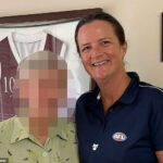 Zamestnankyňa AFL Queensland Jana Anderson (na obrázku vpravo) už údajne nie je vo svojej bývalej úlohe po tom, čo poskytla odkaz na odsúdeného detského násilníka Jaidena Fidgea.