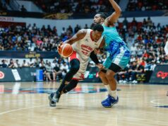 Ženeva prekonala Phoenix o vstupenku do semifinále Justin Brownlee z Barangay Ginebra Gin Kings počas zápasu s Phoenix Fuel Masters vo štvrťfinále PBA Commissioner's Cup 2026.
