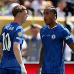 Dvojica Chelsea Cole Palmer a Joao Pedro oslavujú