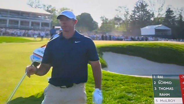 Zúrivý Rory McIlroy hovorí skľučujúcemu golfovému fanúšikovi, aby 'zavrel hubu' Rory McIlroy povedal golfovému fanúšikovi, aby „drž hubu“ po tom, čo kričal na PGA Championship