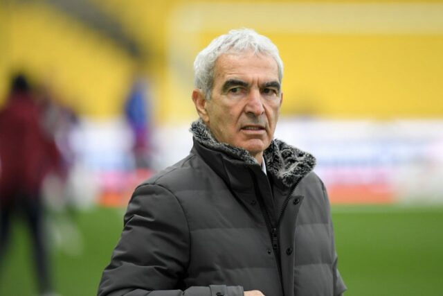 „Banálny sebecký Leo“ – Bývalý francúzsky manažér Raymond Domenech vtrhol do tímu Thierryho Henryho a Les Bleusa na majstrovstvách sveta 2010

